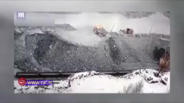 سقوط وحشتناک یک کامیون از ارتفاع 24 متری