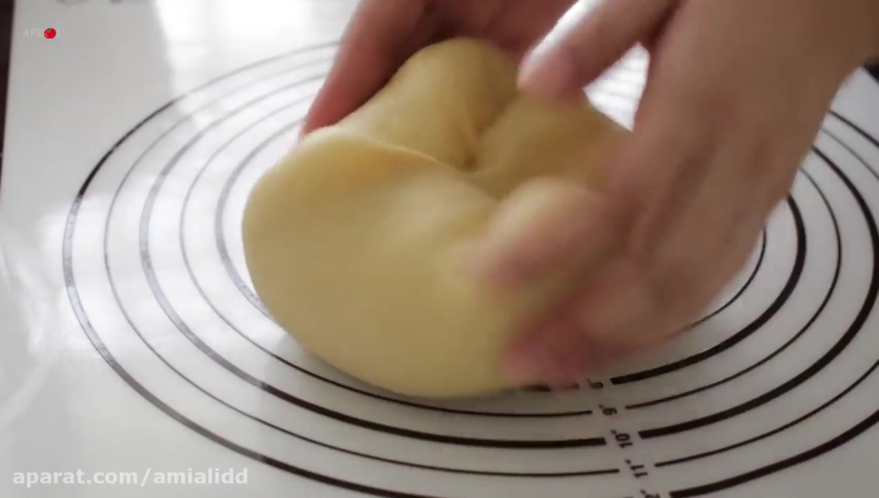 طرز تهیه نان موزی به راحت ترین شکل ممکن