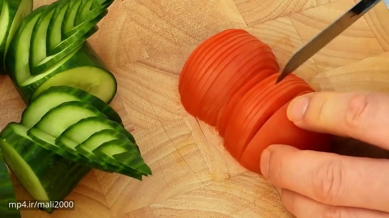 ایده های تزیین سالاد با خیار و گوجه