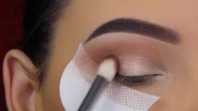 آموزش آرایش چشم _ آموزش میکاپ چشم - زیبایی سنتر