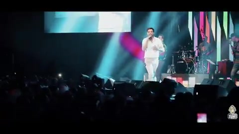 اجرای زنده ی اهنگ خوش خنده ی من سینا درخشنده در کنسرت تهران 98