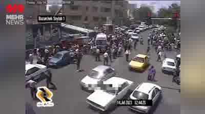 تصادف اتوبوس با چند خودرو در تبریز