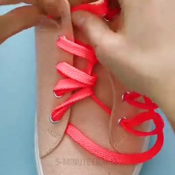 آموزش روش های ساده و جذاب برای بستن بند کفش های اسپرت