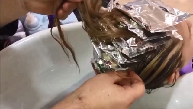 فیلم آموزش رنگ کردن مو مدل سه بعدی + مش و هایلایت مو