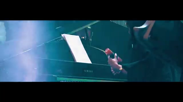 Hamid Askari - Khoshbakhti - Live In Concert ( حمید عسکری - اجرای زنده ی آهنگ خوشبختی )