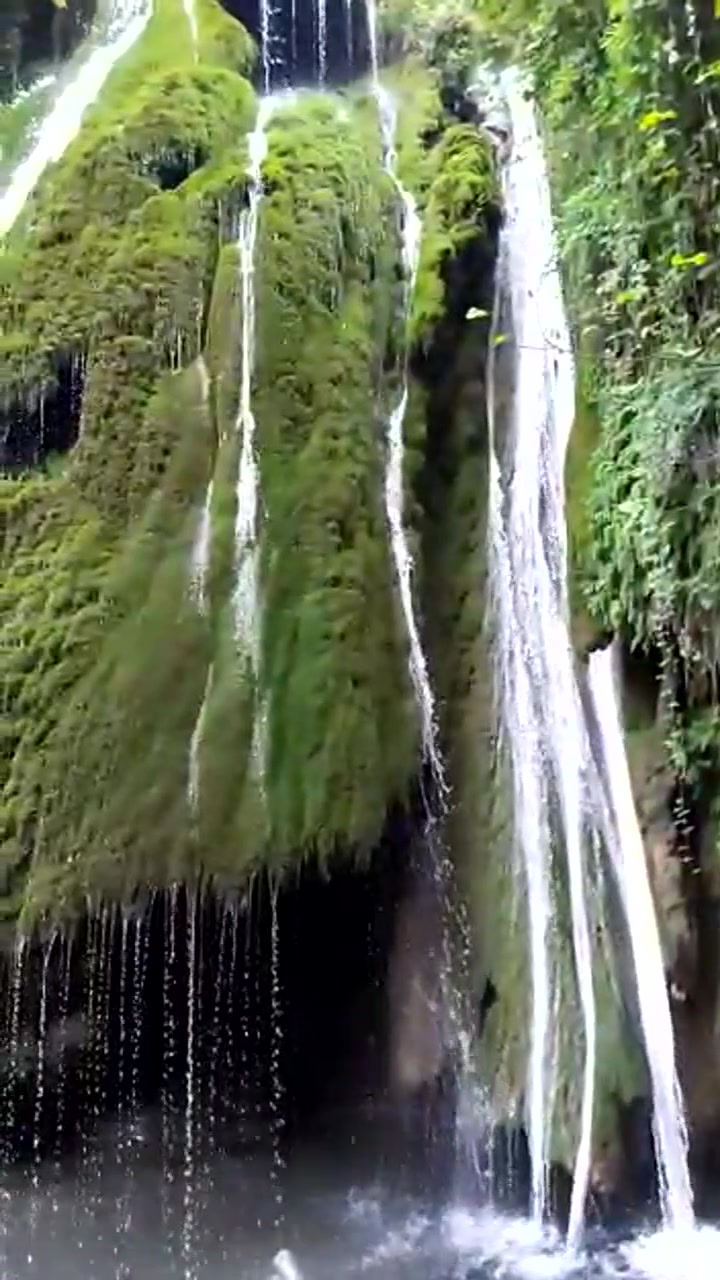 آبشار کبود وال