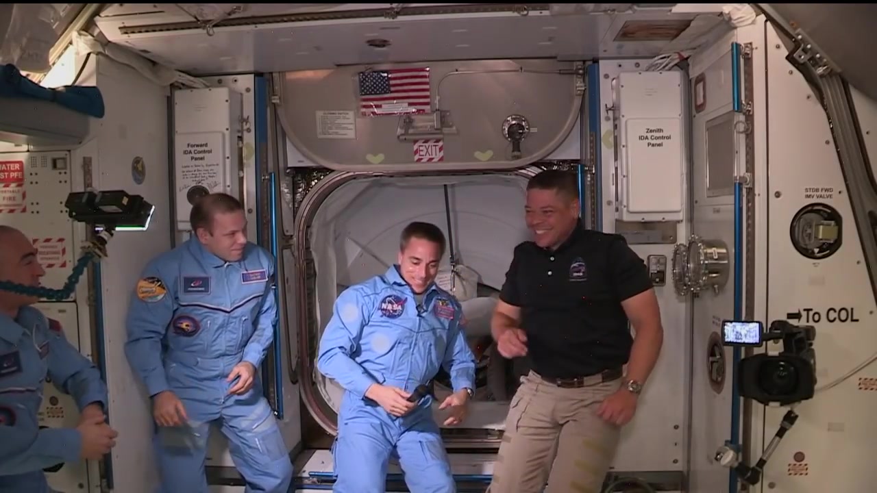وارد شدن فضانوردان به ایستگاه بین المللی فضایی