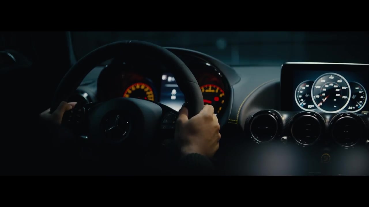 مرسدس بنز AMG GT R: جانور جهنم سبز - در جاده به سوی آینده رانندگی