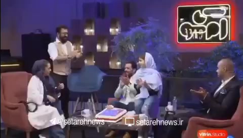 تولد پژمان بازغی با حضور دختر و همسرش در برنامه زنده